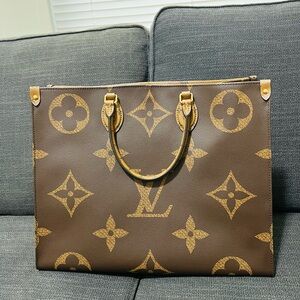 Authentic Louis vuitton OntheGo GM in Reverse Monogram